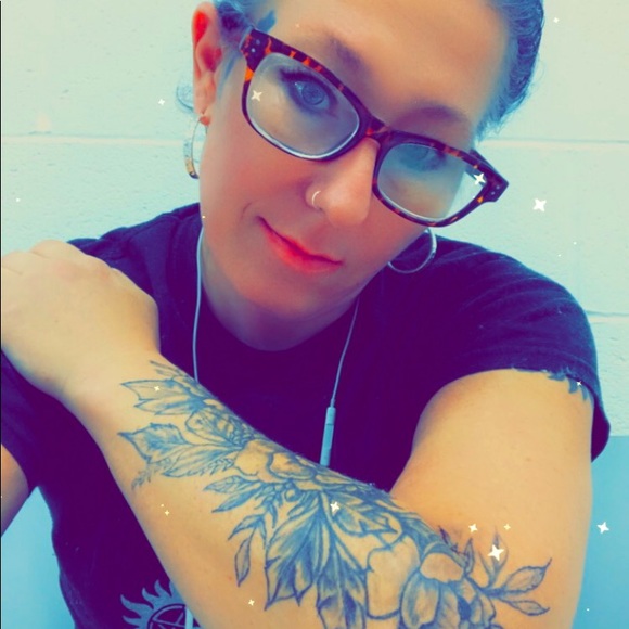 Meet your Posher, Michelle - Picture 1 of 1